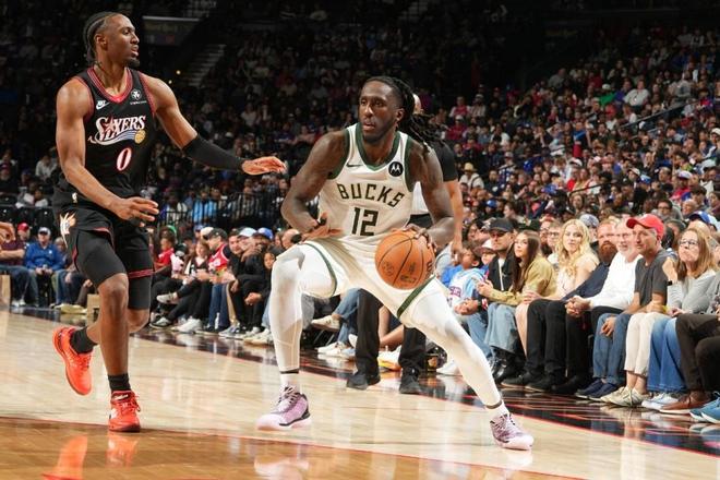 无缘直通季后赛!马克西21分76人横扫雄鹿 附加赛将战魔术