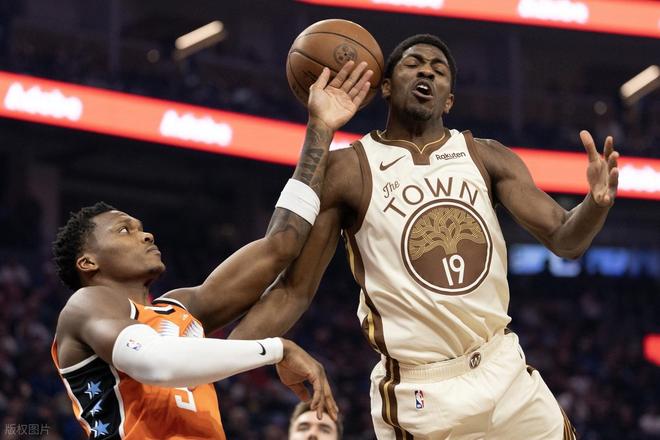 炸裂灾难首秀！加兰成笑话！17分大逆转，小卡背靠背23+8+4创纪录