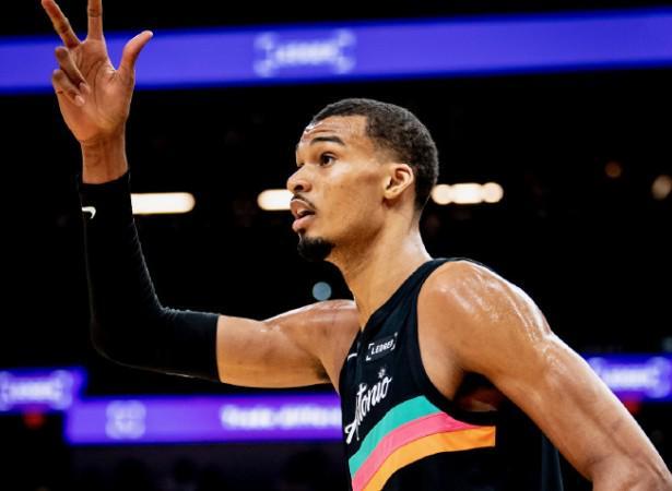 文班复出高效砍40分13板5助2帽,出场次数已达评奖资格