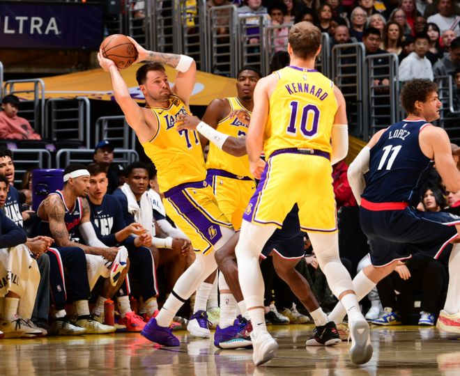 关键时刻16胜3负联盟封王！东契奇38+11+8三分 湖人新王仅存1软肋