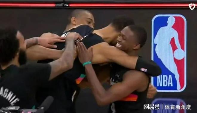 文班暴泪，25分逆转，搁谁也要哭，真是太累了