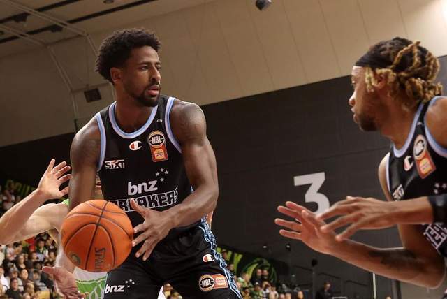 辽篮第二阶段四外援敲定！两大超级得分手驰援，洛佩斯要卷土重来