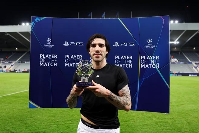 首开记录,托纳利当选纽卡vs卡拉巴赫全场最佳球员