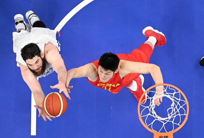 追光｜中国男篮，请继续放手一搏！