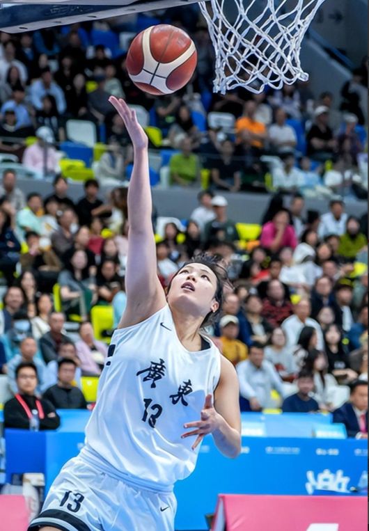 WCBA杯赛曝出大冷门,头号热门输球垫底,四川女篮登顶积分榜