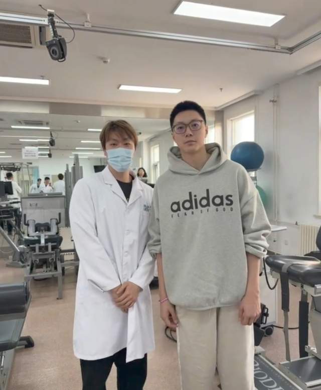 正式退出！广东核心无奈，济南小伙曝出原因，杜锋批准，徐杰祝福