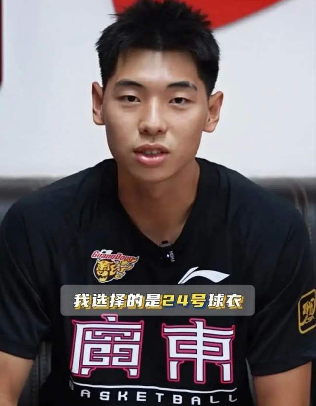 好消息！广东男篮新援满血归来，杜锋等来最强援兵，首秀硬刚强敌