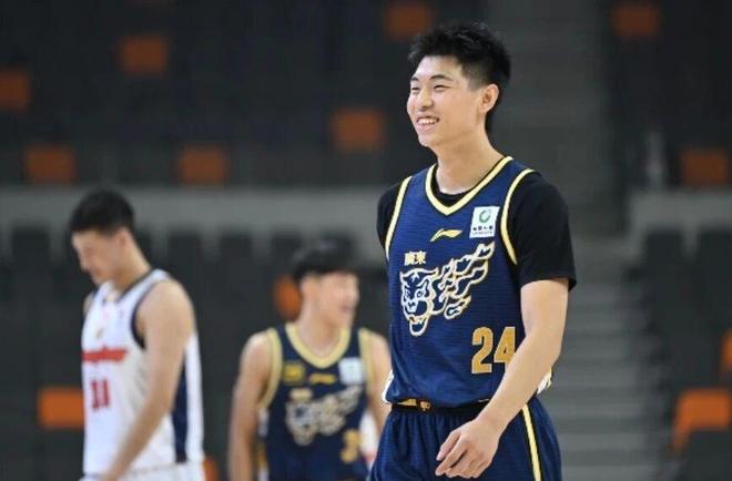 崔永熙表态已恢复100%,山西内线大将伤病,青岛官宣签约新大外援