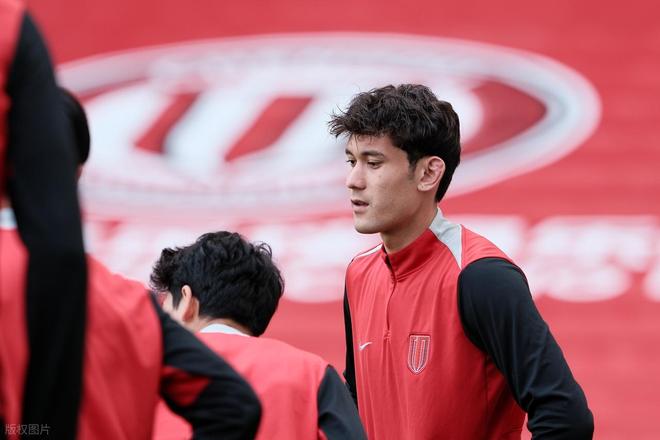 意外!新赛季中超冠军提前敲定?18万人表态,9万人选了成都蓉城