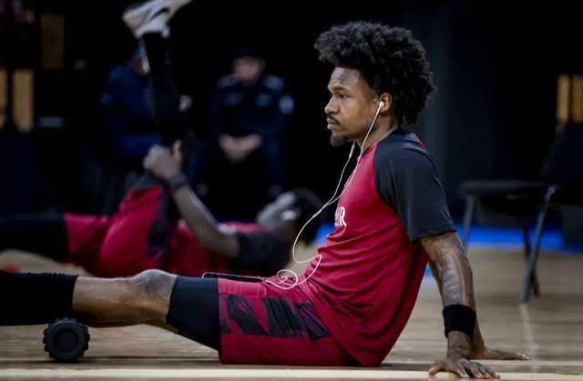 好消息!古德温多次辗转成功抵达上海,卢伟完整阵容出战第二阶段