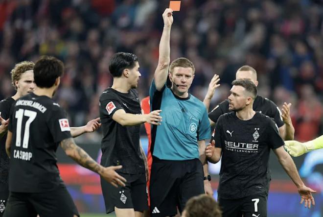 门兴主帅谈拜仁被判点球:今天没有一名能做出正确判罚的裁判