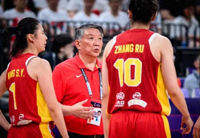 险胜绝非喜事，中国女篮双杀巴西却暴露致命隐患，宫鲁鸣该急了