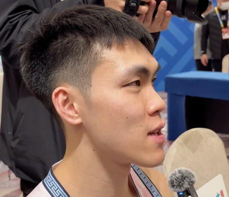 庞峥麟:第一次全明星既激动又紧张,会努力打球回馈球迷支持