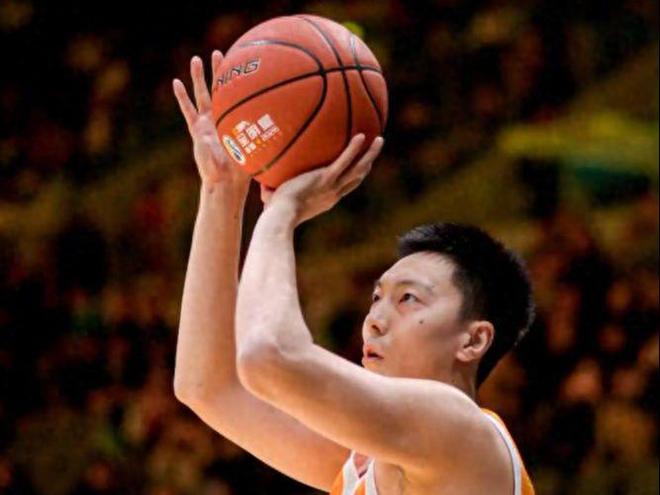 全明星爆大冷!票王徐杰垫底出局,三分神射陈林坚1分饮恨