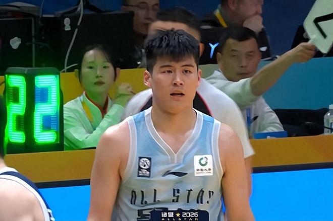 26分6板!20岁小将拿全明星MVP,媒体人:看好他未来进入国家队