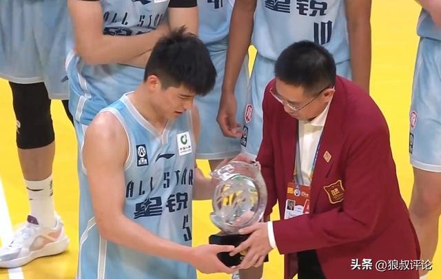 实至名归！陈家政三分6中4得到26+6+4荣膺星锐赛MVP