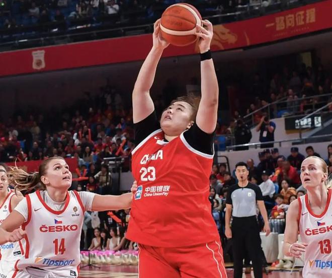 意外出局!中国女篮头号得分手无缘大名单,宫鲁鸣太敢了