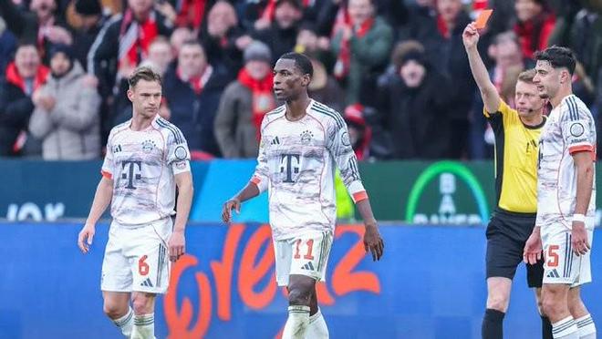 官方：因对药厂时“粗暴犯规”染红，雅克松被停赛两场