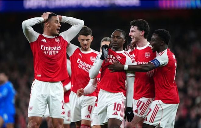 埃泽世界波破僵！阿森纳2-0完胜对手晋级