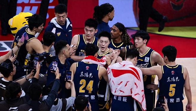 广东大外援浮出水面！来自NBA发展联盟，身高2米11