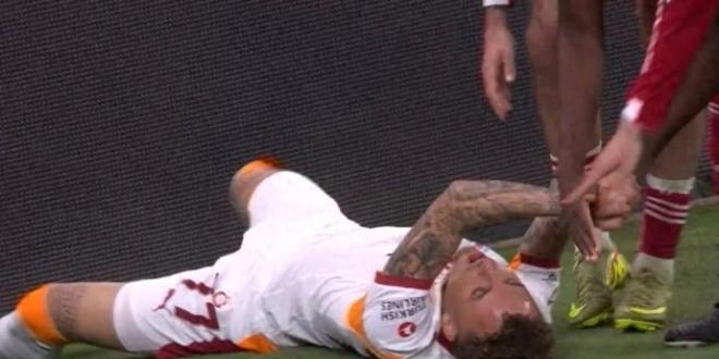 加拉塔萨雷球星遭遇骇人重伤:诺阿·朗被担架抬离,现场气氛凝重
