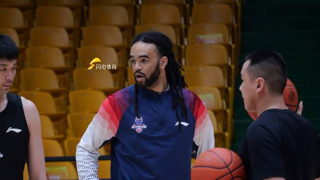 山东高速男篮主场迎战天津，邱彪直言打出自身特点是关键