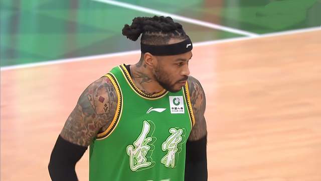 3分险胜，辽宁男篮上演逆转 赵继伟11分11助攻 外援23分避免被裁