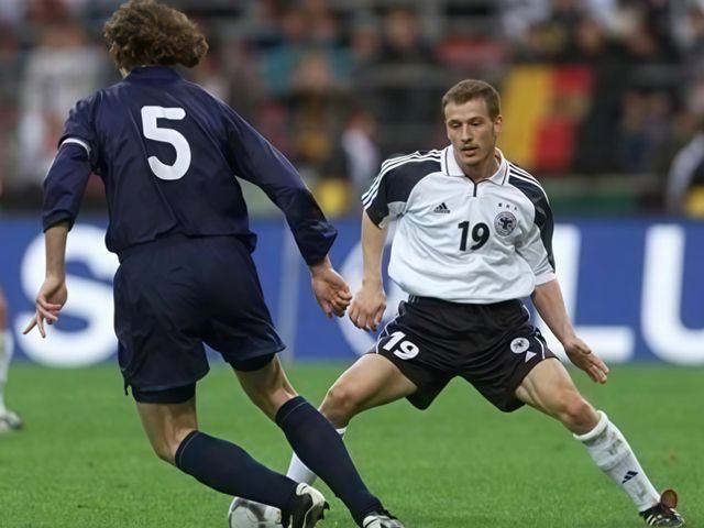 脾气火爆的德国金左脚，在多家俱乐部闹内讧，去了德国队照样惹事