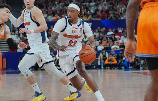 广东输球揪出两大毒瘤!双外援投篮合计12中2,杜锋真被坑惨了