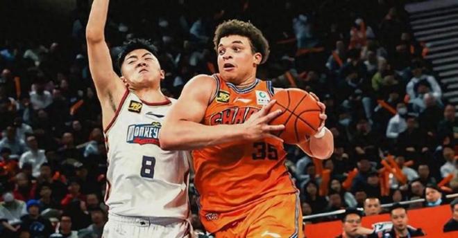 瘦死的骆驼比马大!被NBA淘汰,濒临退役的2大中锋,仍能称霸CBA