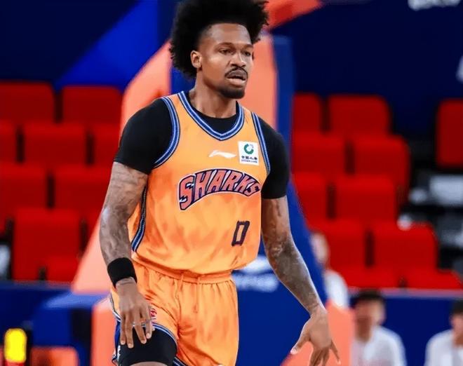 上海11连胜展最佳姿态！顶级外援激发本土球员效率，小偰成大赢家