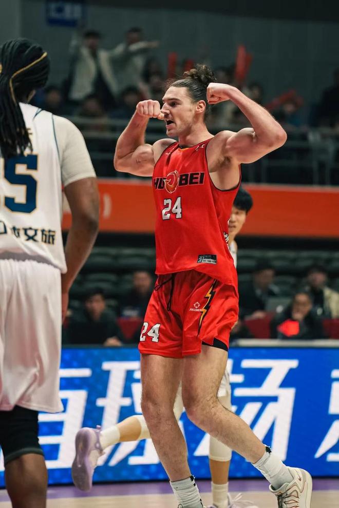 火线驰援!斯蒂尔完成在高速男篮的注册,有望出战客战山西的比赛