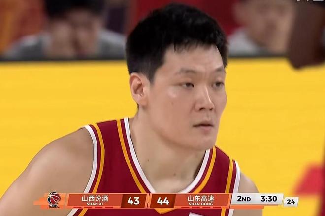 山东男篮6分惜败,高诗岩24分钟1分,斯蒂尔首秀16+10,张宁17+3