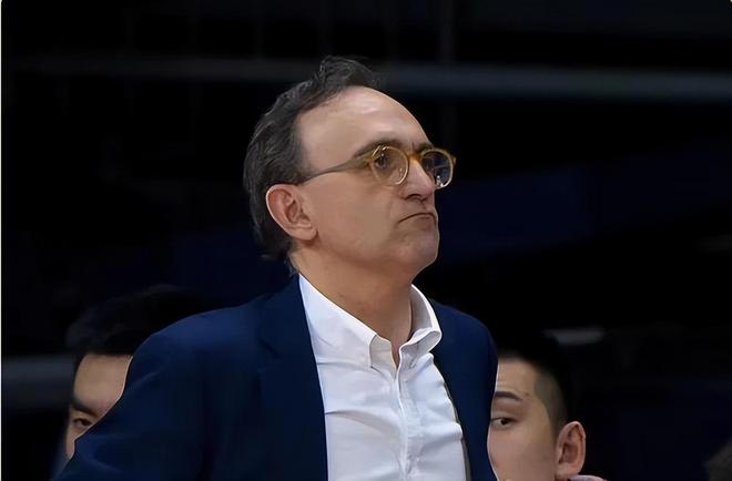 辽篮全体手感冰凉，防守松懈，斗志全无，什么原因？跟主教练无关