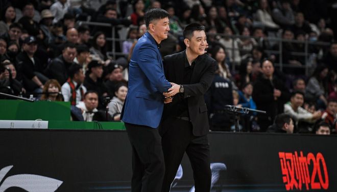 麦基调侃“20分算个P”+球迷现场喊“下课” 杜锋时代要结束了?