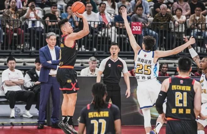 吊打卫冕冠军！CBA诞生最离谱比赛！季后赛争冠格局浮出水面