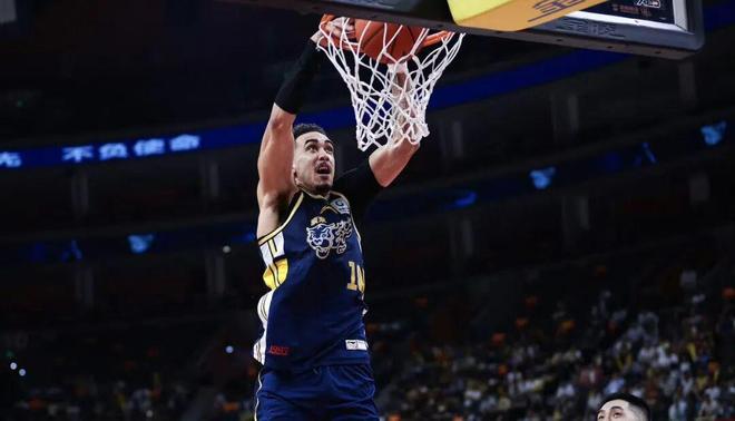 广东男篮关键战!广东队VS浙江广厦,赛前带来广东队徐杰、崔永熙、杜峰以及浙江广厦胡金秋最新消息