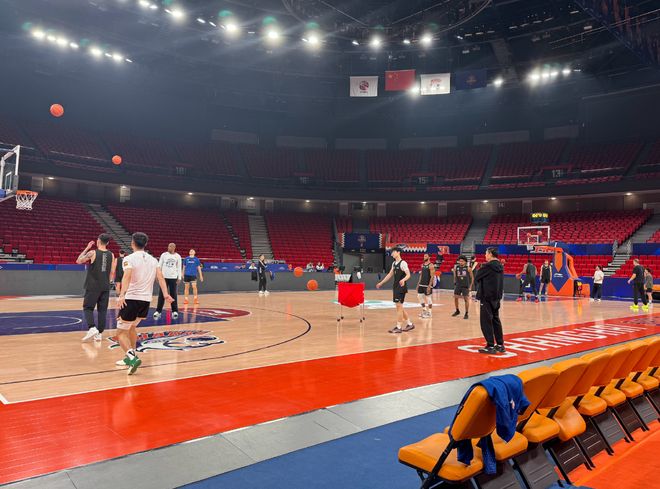 备战天津!刘铮偰李永炜复出,卢伟回应与洛夫顿冲突,亲承深度好