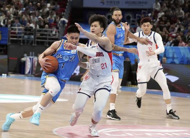 CBA｜北汽男篮三将犯满被罚下，杰曼两记关键三分拯救球队