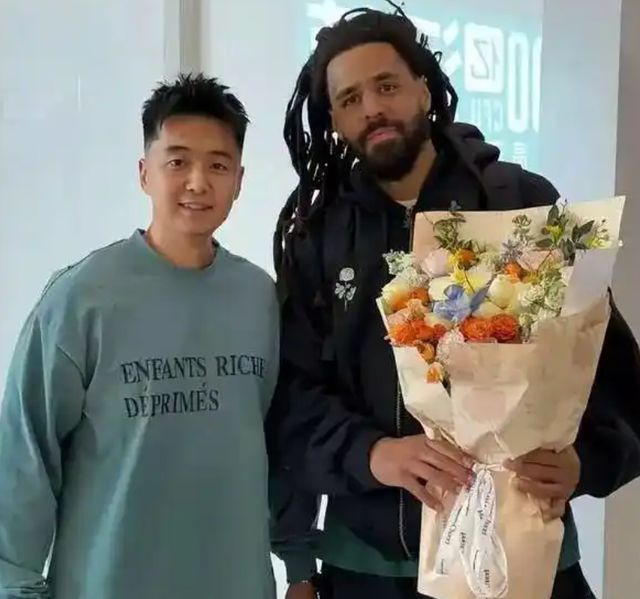 南京同曦签约美国歌手征战CBA联赛，看似一招臭棋，实则一招妙棋