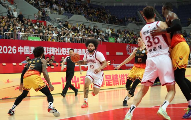 张宁致命失误！山西爆冷惜败江苏 尼克斯首秀20分贾尔斯36+11