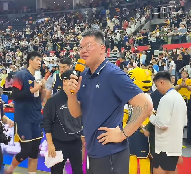 破案！外教带队逆转，杜锋一回归却遭爆冷原因找到，粤迷说出实话