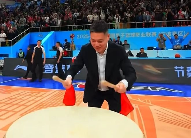 宁波队史首进季后赛！董事长敲鼓，全队泼水主帅，刘家成大赢家！