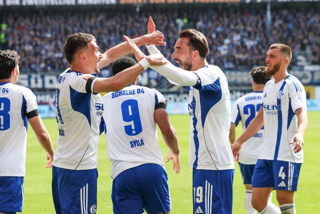 只差一步！沙尔克04下轮德乙若能赢球将提前升回德甲