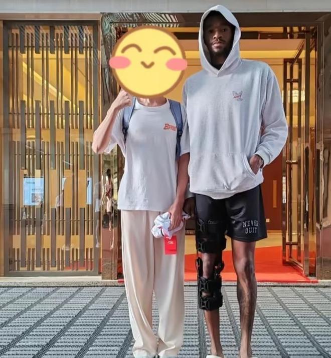 季后赛还未开始，萨林杰已经找好下家；萨姆纳膝盖伤势严重