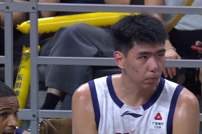 徐杰5记三分输季后赛，胡明轩5中0外援10中0，徐昕反戈旧主