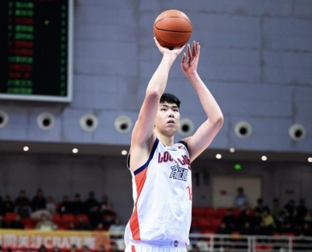 证明自己，徐昕全场8投5中拿到13分10板3助2帽