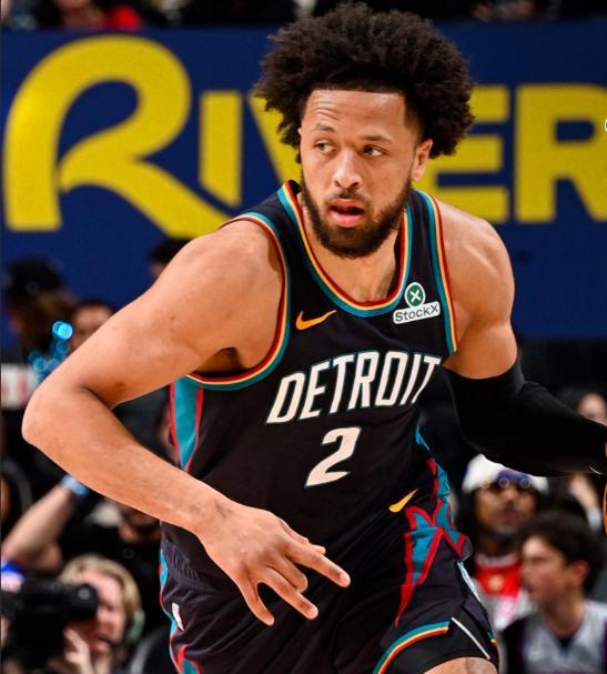 莺歌34分巴恩斯准三双,坎宁安33+8难救活塞,猛龙终结交手7连败