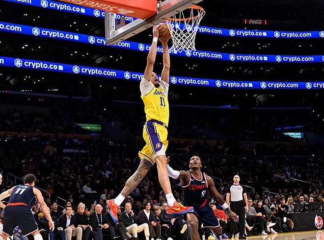 能吃饼还态度积极,湖人替补中锋已经很好地完成了自己的任务了?