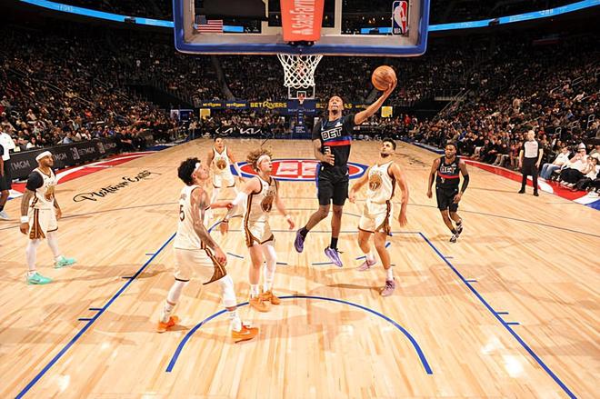 完爆了勇士！活塞后场新星能否在接下来的时间保持这样的水准呢？